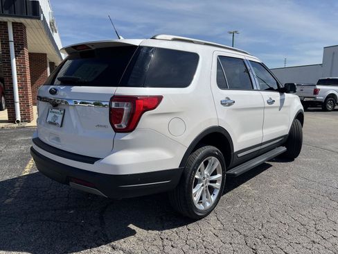 Used 2019 Ford Explorer XLT w/ Equipment Group 202A AWD/4WD image 4