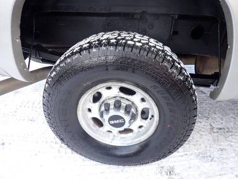 Used 2004 GMC Sierra 2500 SLE w/ Heavy-Duty Power Package image 11