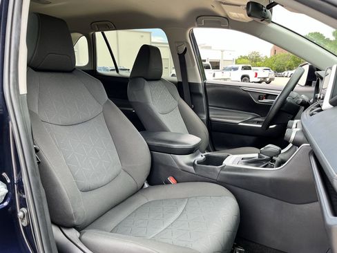 Used 2024 Toyota RAV4 XLE FWD image 25