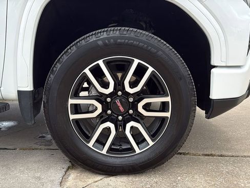 Used 2024 GMC Sierra 1500 AT4 w/ Technology Package AWD/4WD image 35