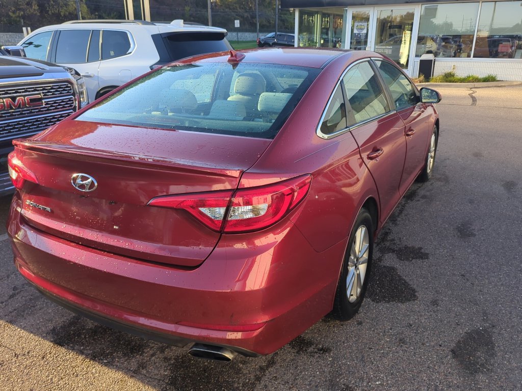 Used 2016 Hyundai Sonata SE FWD image 4