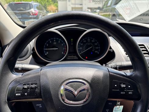 Used 2013 MAZDA MAZDA3 i Sport FWD image 18