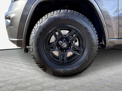 Used 2021 Jeep Grand Cherokee Laredo X image 8