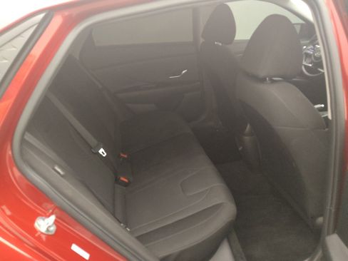 Used 2025 Hyundai Elantra SE FWD image 19