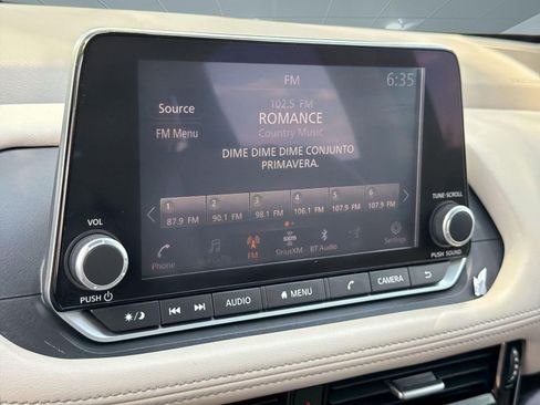 Used 2023 Nissan Rogue SL image 25