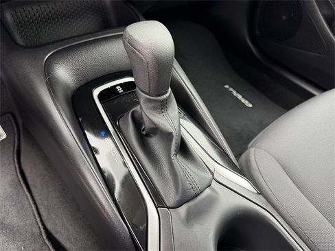 Used 2025 Toyota Corolla LE image 17