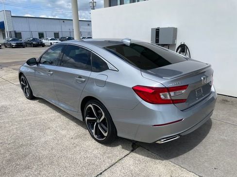 Used 2018 Honda Accord Sport image 3