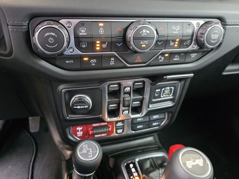 New 2026 Jeep Wrangler Unlimited Rubicon 392 w/ Quick Order Package 27X Moab AWD/4WD image 30