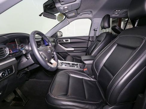 Used 2023 Ford Explorer XLT w/ Equipment Group 202A image 40