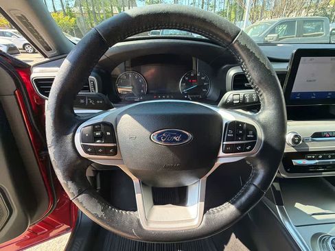 Certified 2022 Ford Explorer XLT w/ Equipment Group 202A AWD/4WD image 24
