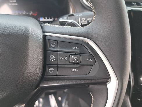 Certified 2023 Jeep Grand Cherokee Altitude AWD/4WD image 19