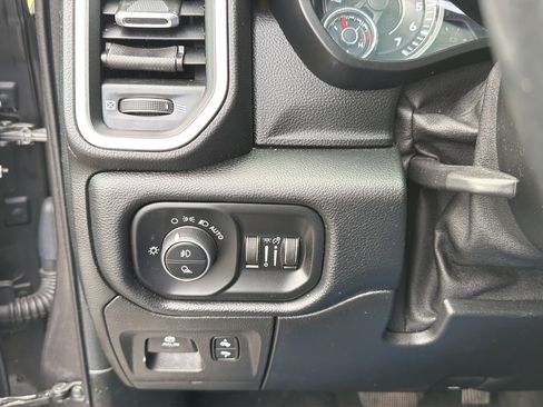 Used 2020 RAM 1500 Laramie AWD/4WD image 20