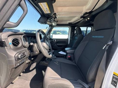 Used 2024 Jeep Wrangler Unlimited Rubicon 4xe AWD/4WD image 2