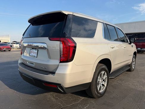 Used 2022 GMC Yukon SLE AWD/4WD image 3