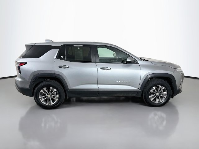 Used 2025 Chevrolet Equinox LT AWD/4WD image 9