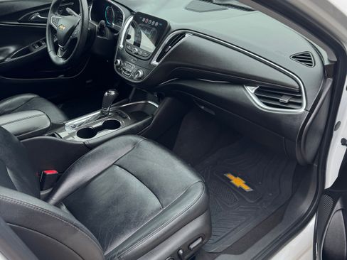 Used 2016 Chevrolet Malibu Base w/ Leather Package image 8