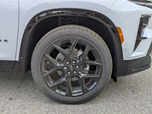 New 2026 Chevrolet Traverse RS image 12
