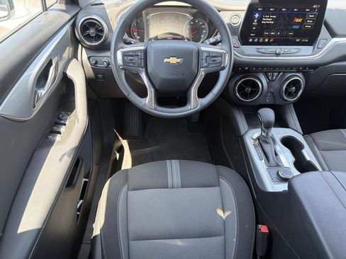 Used 2025 Chevrolet Blazer LT AWD/4WD image 15