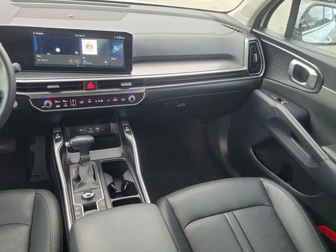 Used 2025 Kia Sorento S w/ Panoramic Sunroof Package FWD image 17