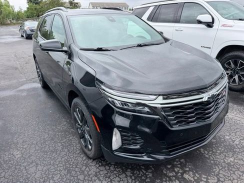Used 2023 Chevrolet Equinox RS FWD image 2