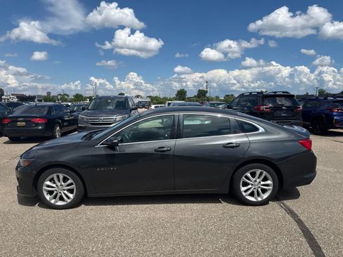 Used 2017 Chevrolet Malibu LT FWD image 12