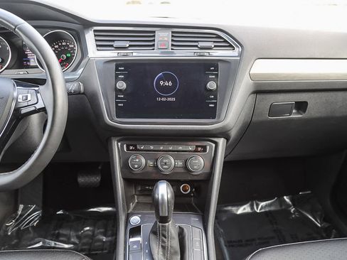 Used 2021 Volkswagen Tiguan SE image 13