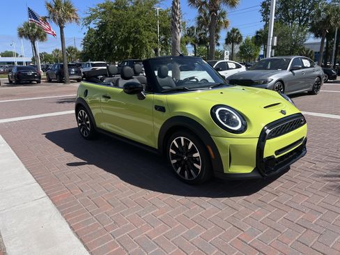 Used 2023 MINI Cooper S image 2
