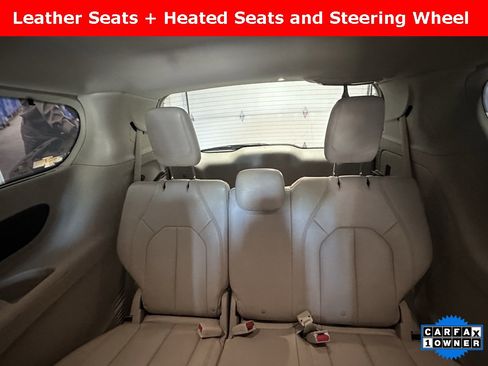 Used 2021 Chrysler Pacifica Touring-L image 19