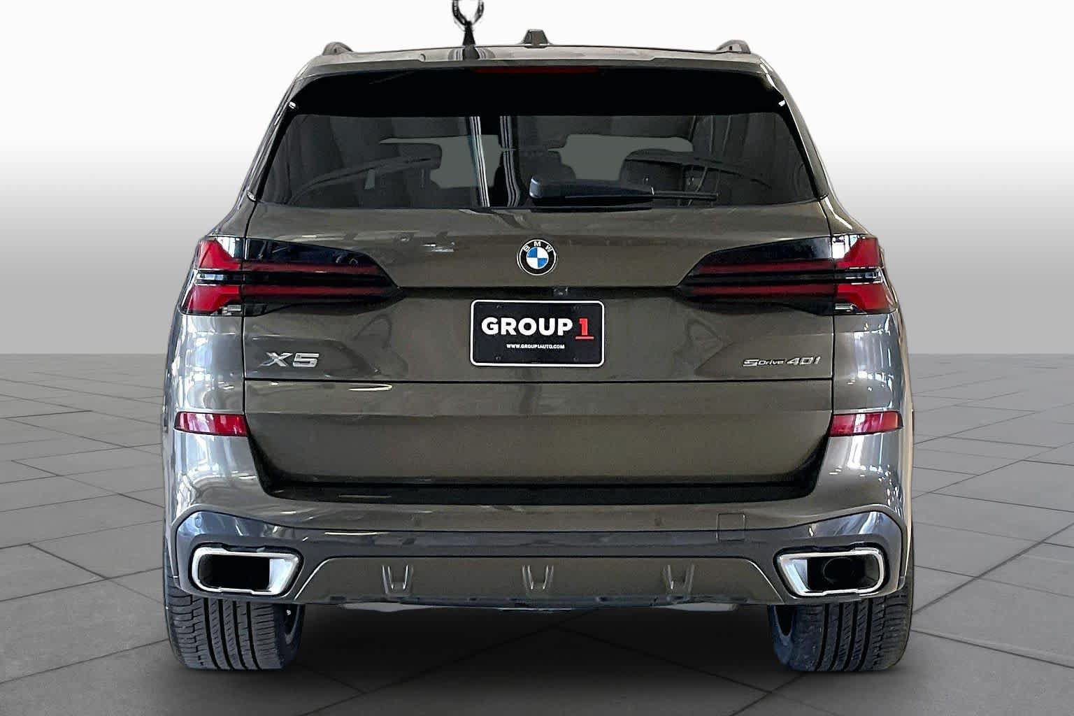 Used 2024 BMW X5 sDrive40i w/ M Sport Package RWD image 4