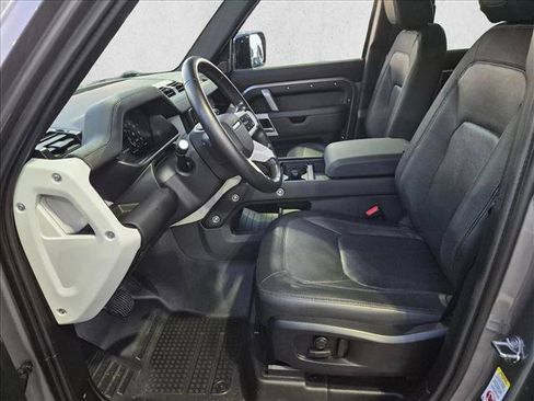 Used 2024 Land Rover Defender 110 X-Dynamic SE AWD/4WD image 16