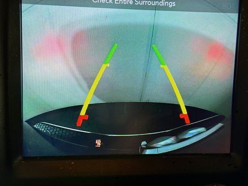 Used 2018 RAM 1500 Classic SLT w/ SLT Plus D￩cor Group image 19