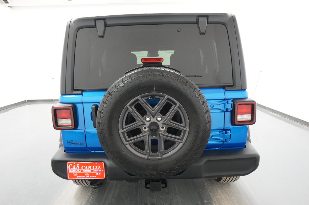 Used 2024 Jeep Wrangler Unlimited Sport AWD/4WD image 8