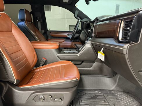 Used 2025 GMC Sierra 2500 Denali Ultimate w/ Max Trailering Package image 26