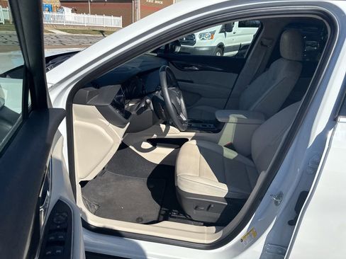 Used 2022 Buick Envision Essence w/ Safety Package image 25