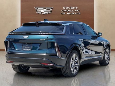 New 2026 Cadillac Lyriq Luxury w/ LPO, Floor Liner Package image 8