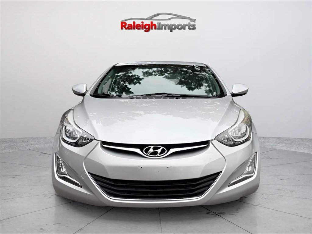 Used 2016 Hyundai Elantra SE w/ Option Group 02 FWD image 2