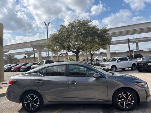 Used 2024 Nissan Sentra SV FWD image 7