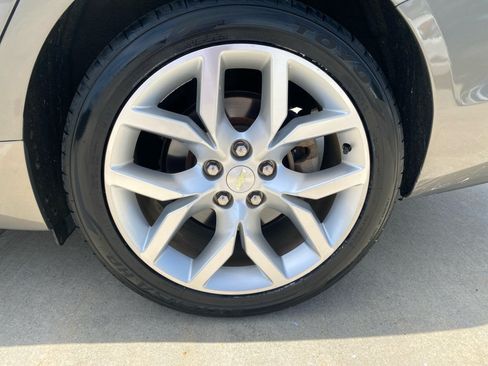 Used 2017 Chevrolet Impala Premier FWD image 26