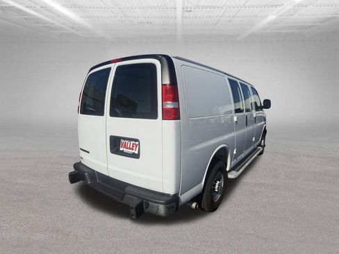 Used 2025 Chevrolet Express 2500 w/ Driver Convenience Package RWD image 3