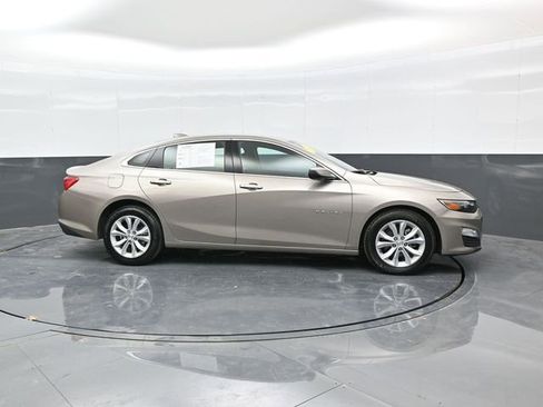 Used 2025 Chevrolet Malibu LT FWD image 8