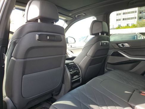 Used 2025 BMW X5 sDrive40i w/ M Sport Package image 13