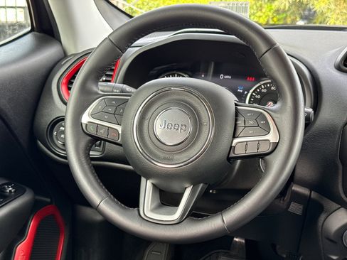 Used 2019 Jeep Renegade Trailhawk image 25