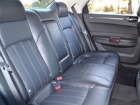 Used 2008 Chrysler 300 C image 31