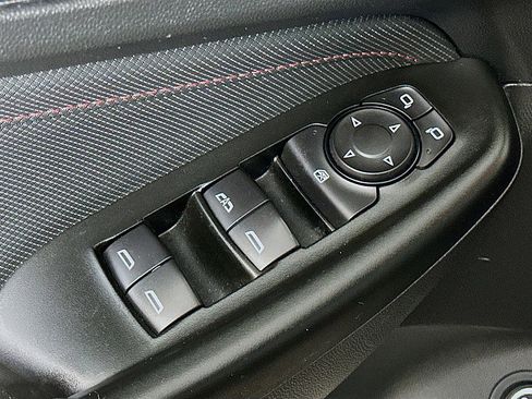 Used 2022 Chevrolet TrailBlazer RS w/ Sun and Liftgate Package FWD image 19