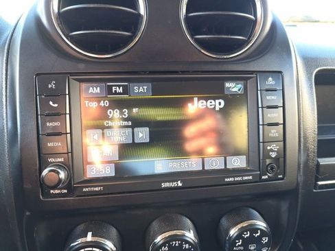 Used 2014 Jeep Patriot Limited image 19