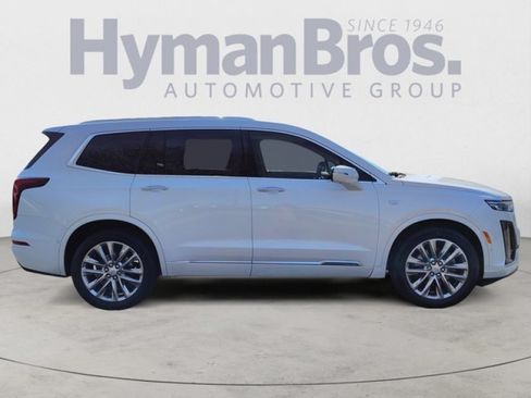 Used 2021 Cadillac XT6 Premium Luxury w/ Platinum Package AWD/4WD image 2