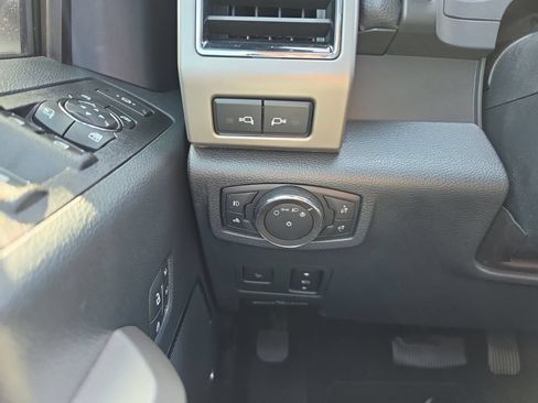 Used 2022 Ford F250 Lariat w/ Lariat Ultimate Package AWD/4WD image 25