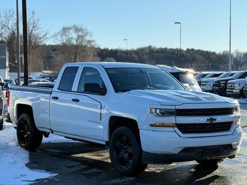 Used 2018 Chevrolet Silverado 1500 Custom image 28
