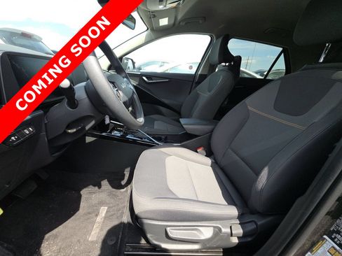 Used 2025 Kia Niro LX FWD image 6