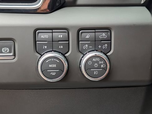 Used 2025 GMC Sierra 1500 Denali Ultimate image 18